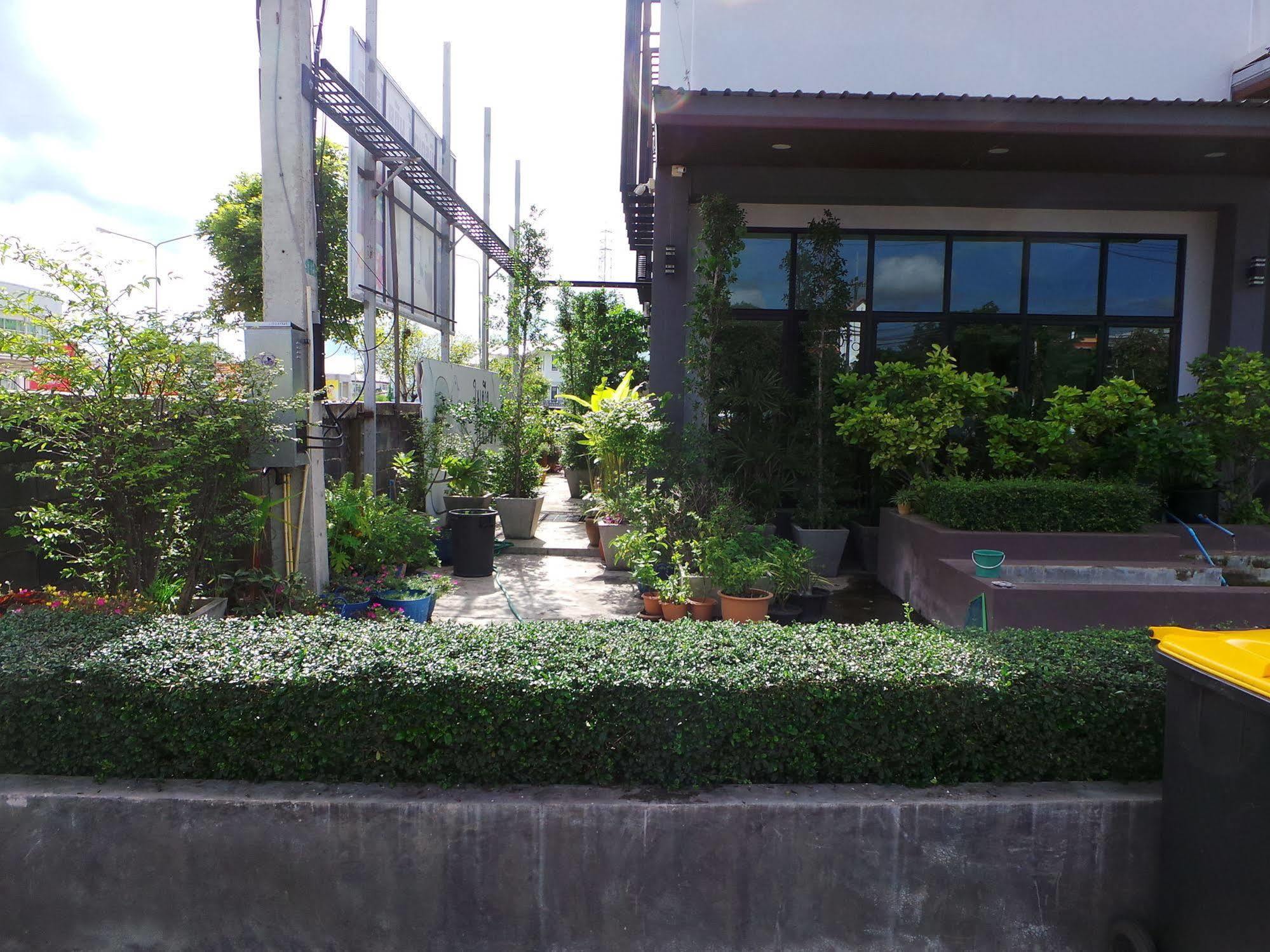 Bird Day Boutique Hotel Mukdahan Kültér fotó